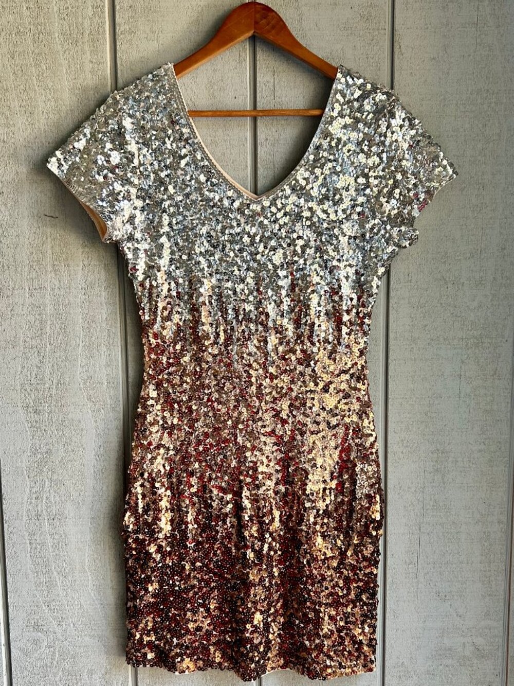 Maner Sequin Short Sleeved V Neck Minidress Silver Rose Gold Copper Ombre Size M